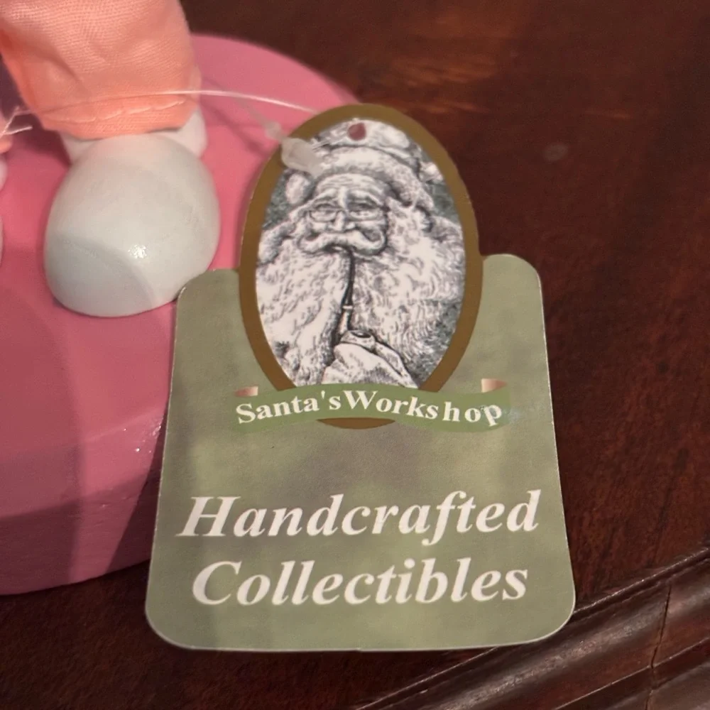 NWT Santa’s Workshop Pink Nurse Decor Nutcracker w/Stethoscope and Clipboard 14” - Picture 2 of 8